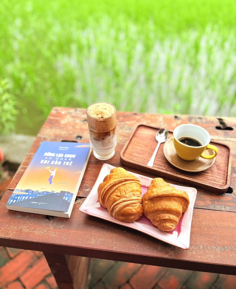 Le Locust cafe